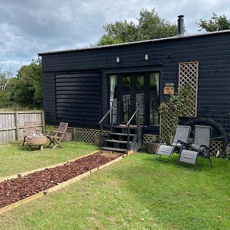 Oak Tree Lodge: Unique 2 Level Shepherd'S Hut: Dartmouth Esterno foto