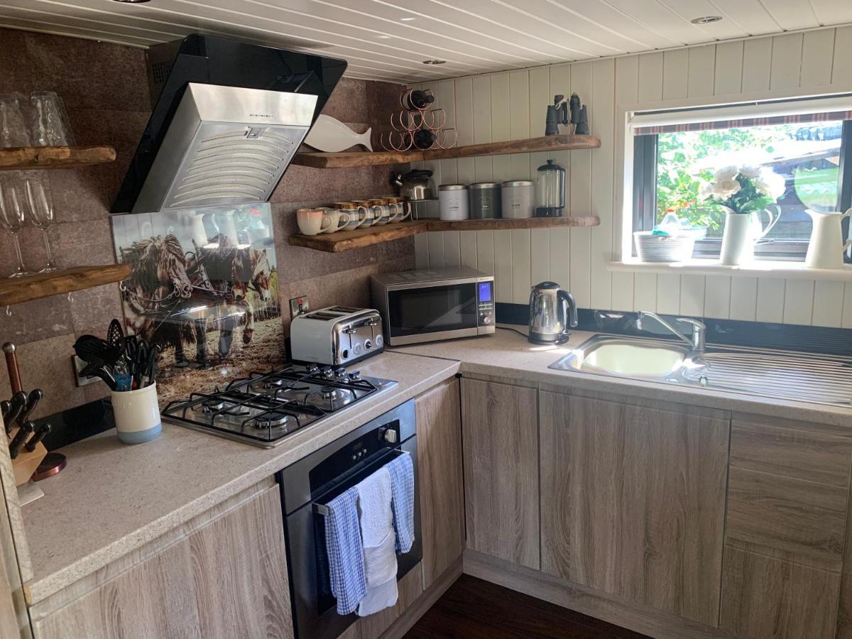 Oak Tree Lodge: Unique 2 Level Shepherd'S Hut: Dartmouth Esterno foto