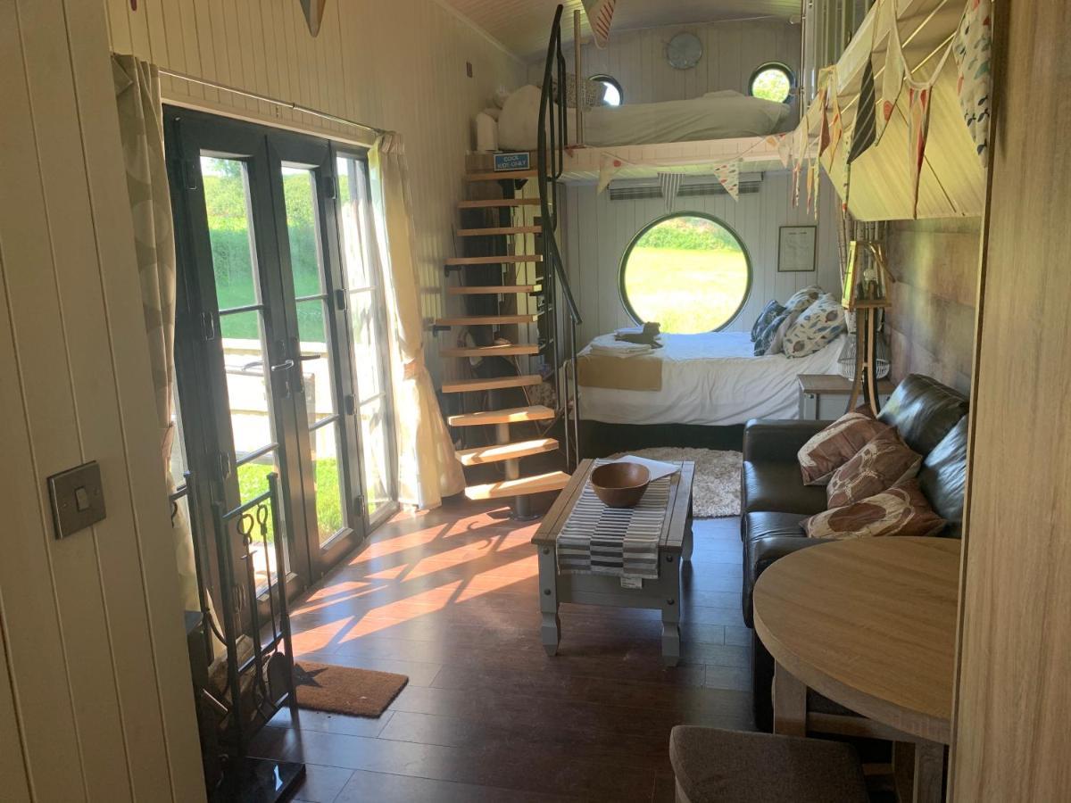 Oak Tree Lodge: Unique 2 Level Shepherd'S Hut: Dartmouth Esterno foto